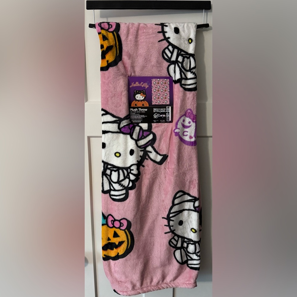 Hello Kitty Halloween Blanket🎃